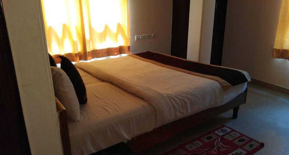 Hotel Fly Rooms, New Delhi 4